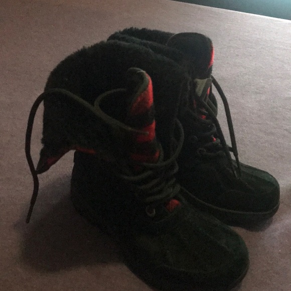 UGG Classic Plaid Boot Size 3 - Picture 3 of 8